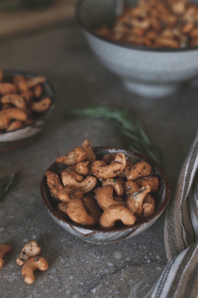 Rosemary Cashew Bar Nuts