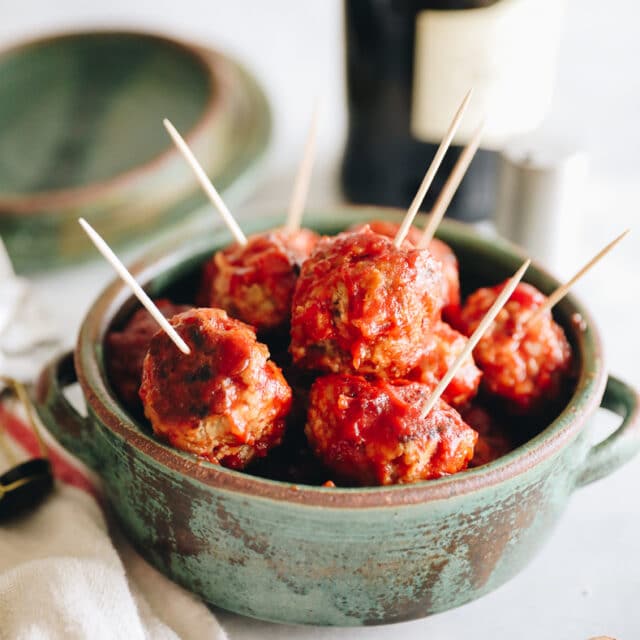 https://www.thehealthymaven.com/wp-content/uploads/2013/12/champagne-turkey-meatballs-9-640x640.jpg