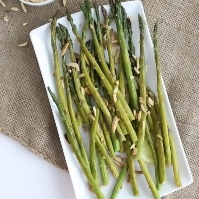 Lemon Ginger Asparagus with Toasted Almonds