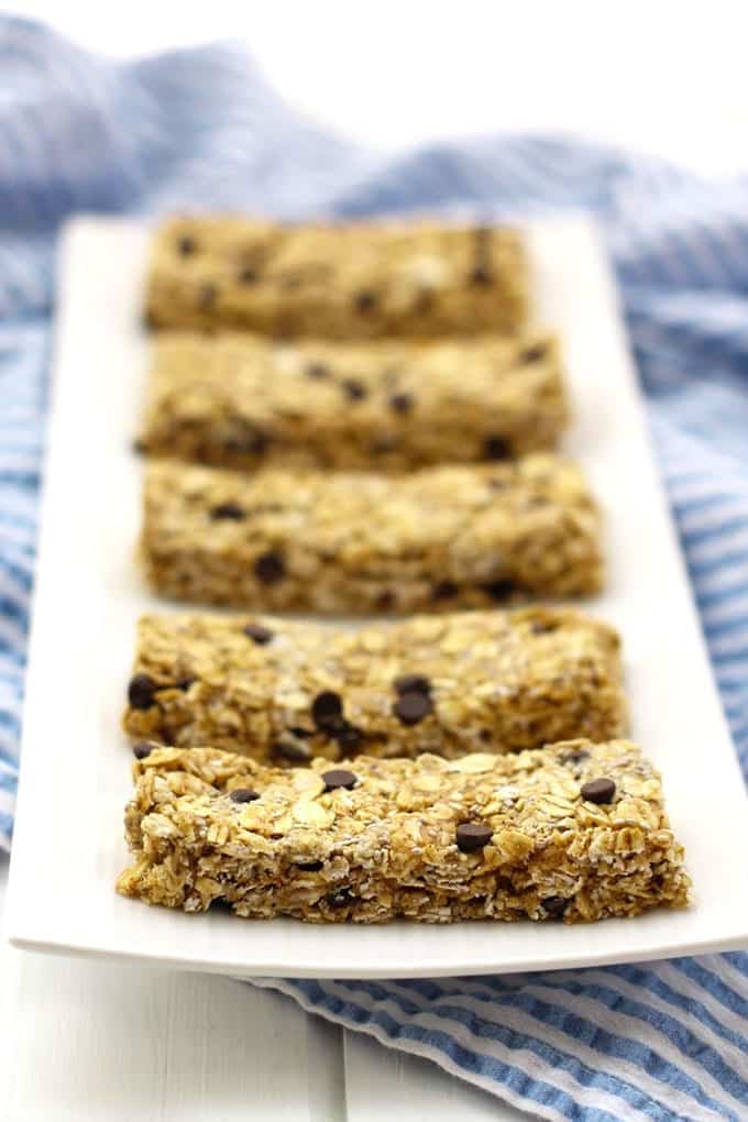 Healthy No-Bake Protein Granola Bars- with 9 grams of protein and ready in 20 minutes, these protein bars will become your new favorite snack recipe!