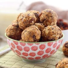 No-Bake Oatmeal Protein Energy Balls-image