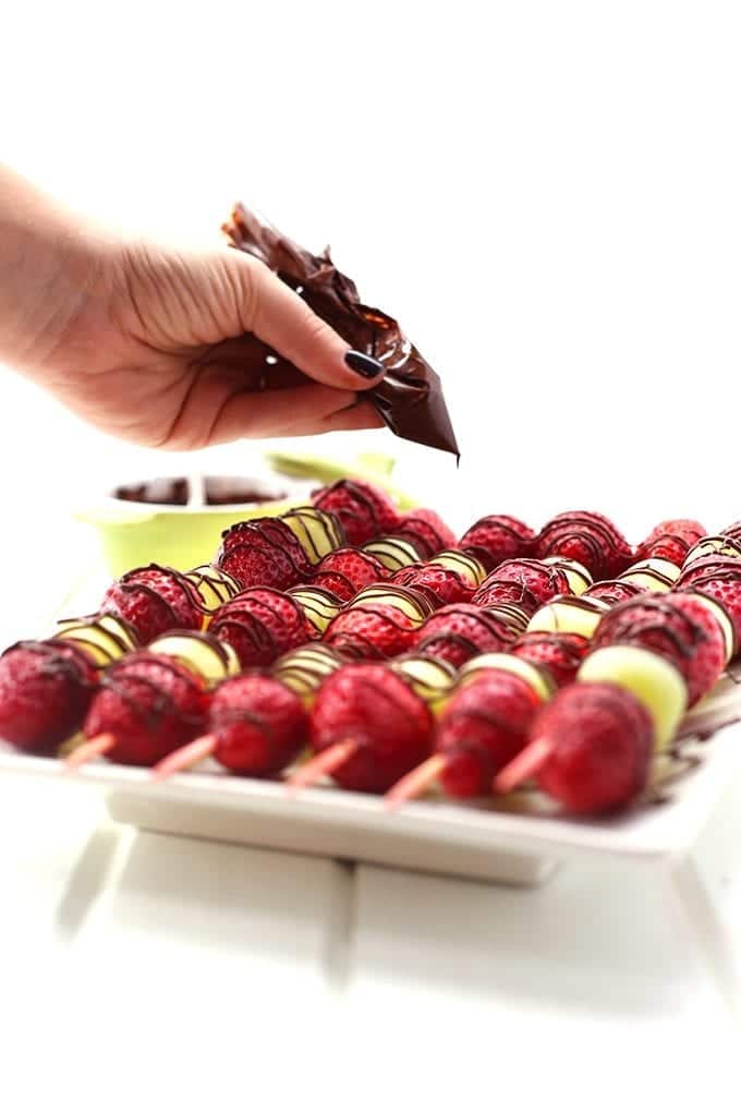 Need a last minute Christmas dessert? Whip up a platter of this Chocolate-Drizzled Christmas Fruit and make healthy treats for Christmas