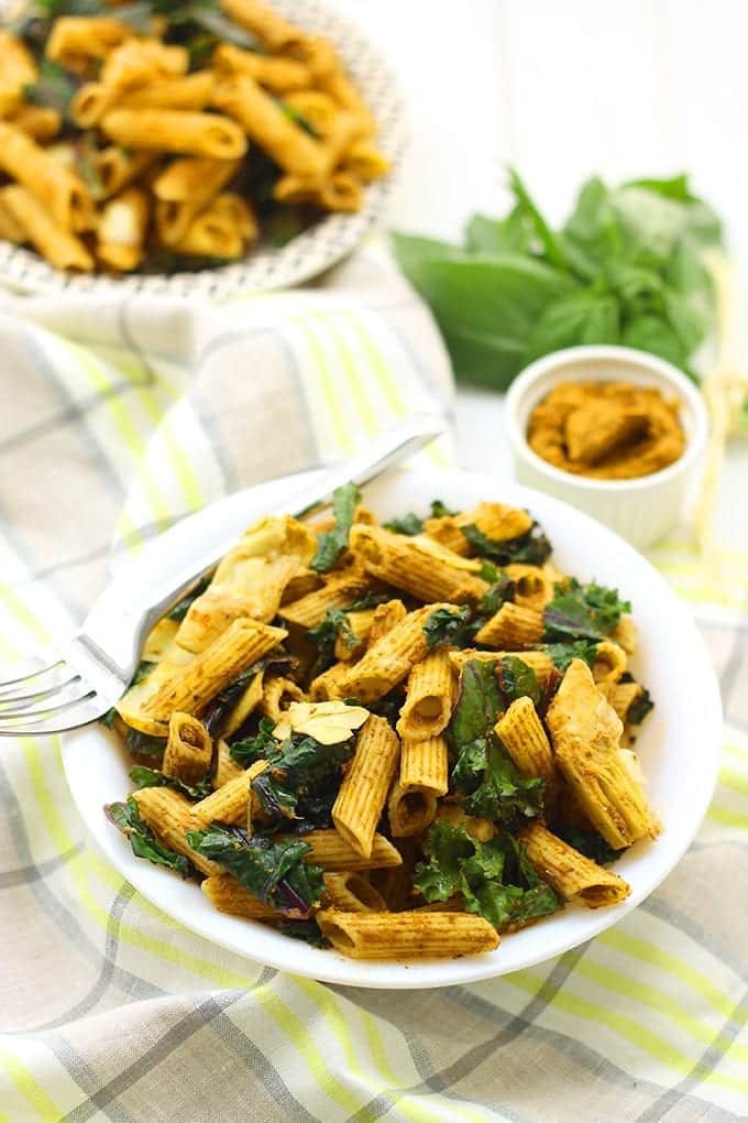 Sun-Dried-Tomato-Pesto-Pasta-Salad-with-Kale-and-Artichokes-4