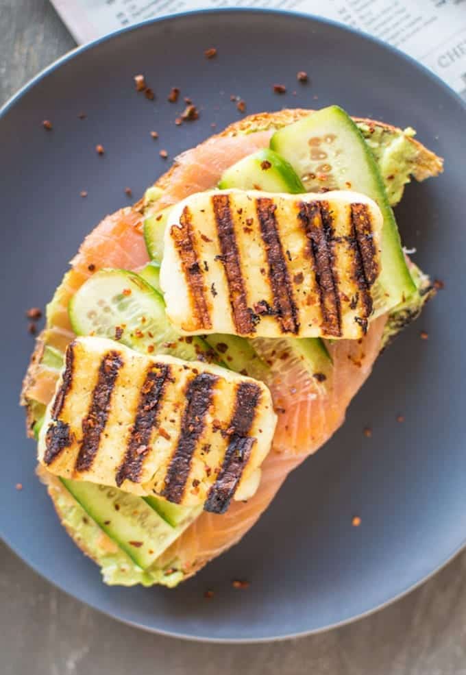 Smoked-Salmon-and-Grilled-Halloumi-Avocado-Toast-3