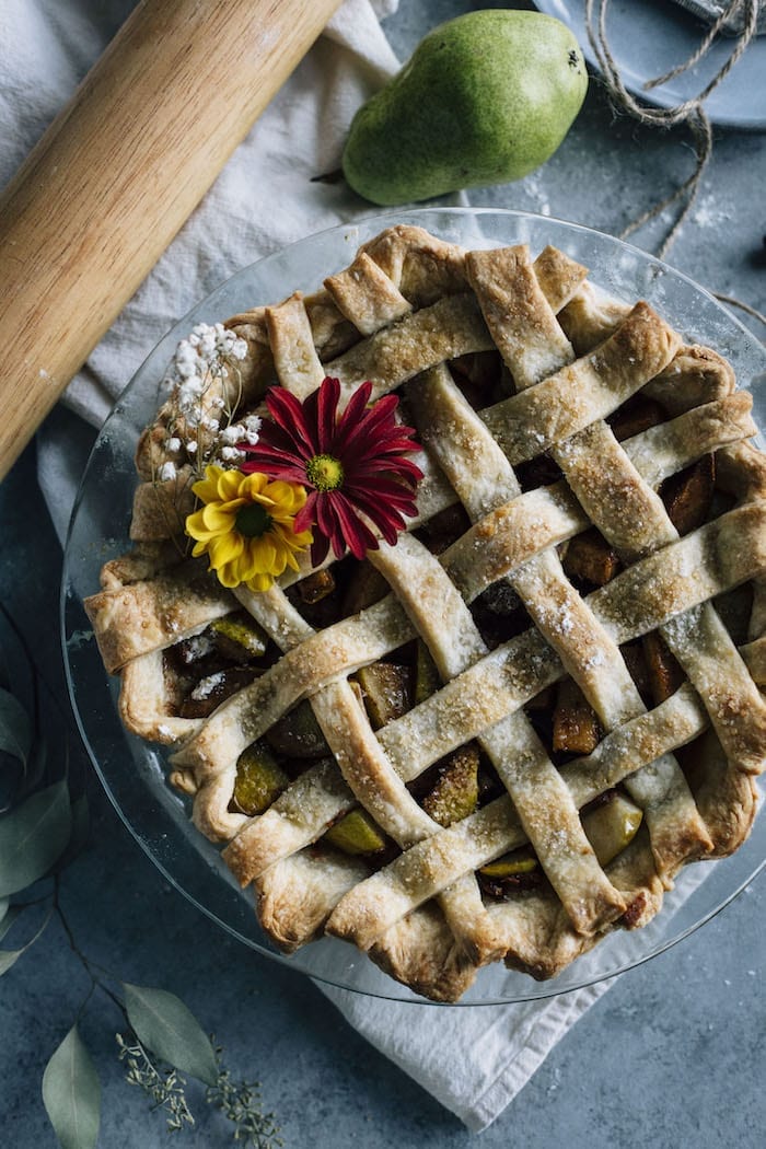 Chai-Spice-Vegan-Pear-Pie-1