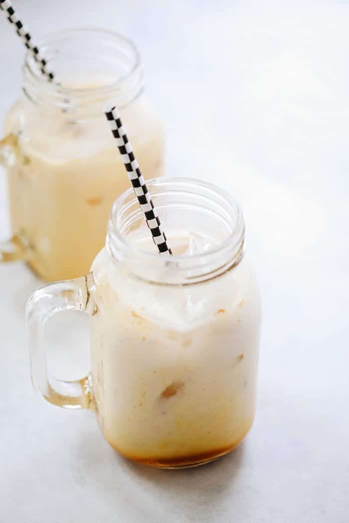 Have you ever tried an Iced Golden Milk Latte? Made with turmeric, ginger and cinnamon over iced, this golden beverage is a tasty and refreshing drink for summer!