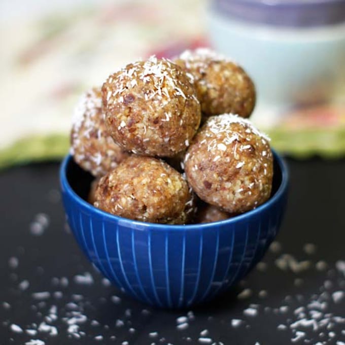 Easy No-Bake Oatmeal Protein Balls - The Healthy Maven