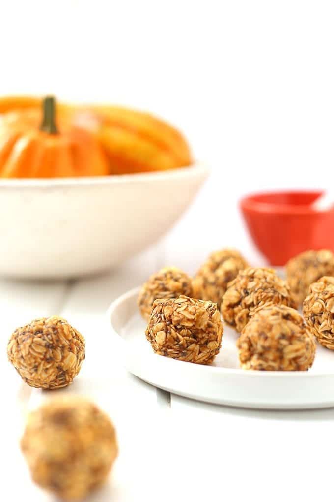 Pumpkin-Spice-Oatmeal-Energy-Balls-3