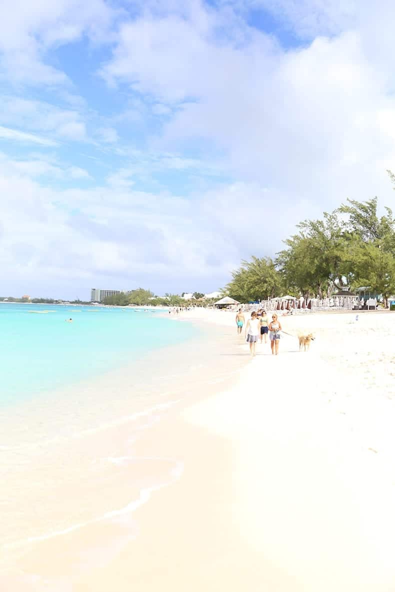 Visiting Grand Cayman for the first time? Here is a full travel guide on what to do in Grand Cayman along with the best restaurants, workouts and wellness tips for your next visit!
