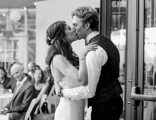 Green and white San Francisco Wedding in the presidio #wedding #weddinginspiration #greenandwhitewedding