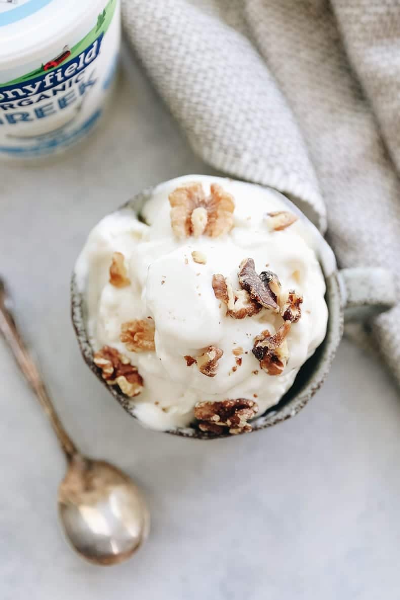 https://www.thehealthymaven.com/wp-content/uploads/2018/08/how-to-make-frozen-yogurt-5.jpg