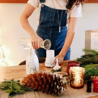 This is The Conscious Consumer's Holiday Gift Guide, made for anyone out there that wants an eco-friendly gift guide this holiday season to offer friends and family the gift that just keeps giving.