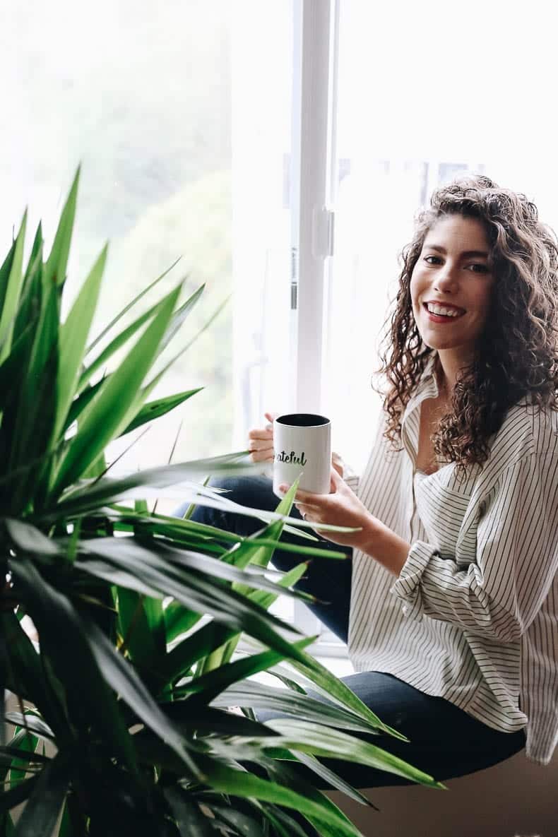 In this Intro Guide To Herbal Teas we're talking about the benefit of herbal teas, which ones to choose and how they can help improve your life in just one cup a day.