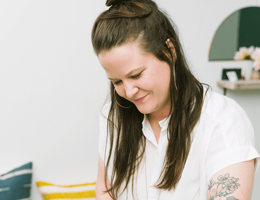 On Episode #89 of the That's So Maven Podcast Davida is chatting with holistic esthetician, Katie Woods all about skincare, how to best care for your skin and answering your skincare questions!