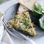 This caramelized onion broccoli and spinach frittata is a healthy breakfast option for your body and the planet.