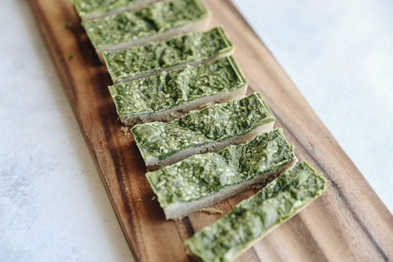 Matcha Protein Bar Recipe for a healthy, plant-based and energizing snack!