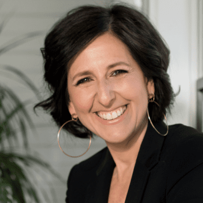 On episode #101 of the That's So Maven podcast Davida is chatting with Dr. Aviva Romm all about adrenal and thyroid health + how to take better care of your endocrine system.