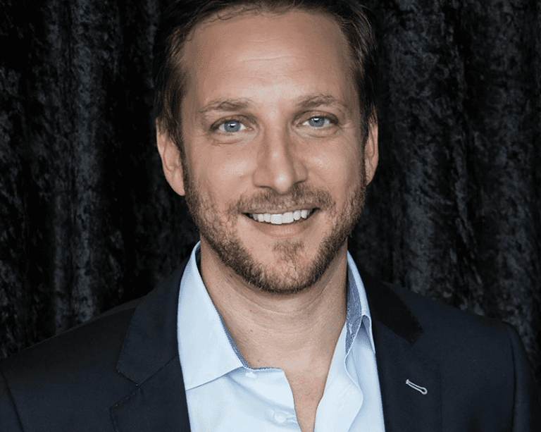 On Episode #108 of the That's So Maven podcast Davida is chatting with Dr. Adi Jaffe all about addiction, shame and why there is an abstinence myth to addiction.