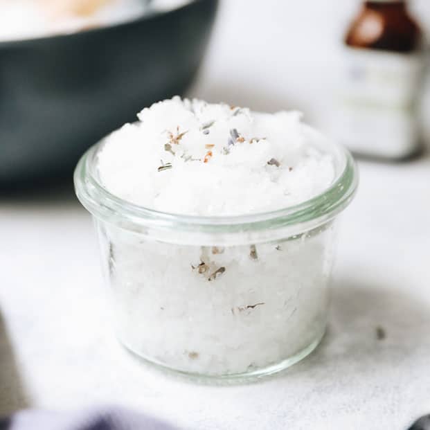 Looking to learn how to make a salt scrub recipe? This basic recipe will help you customize it to your liking so you can maximize the detox benefits o