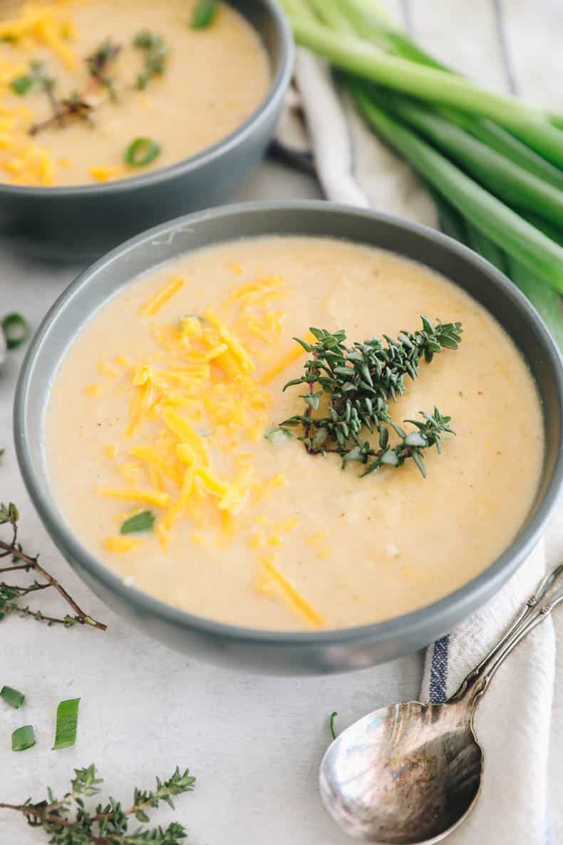 Easy Roasted Cauliflower Soup (Blender Soup)