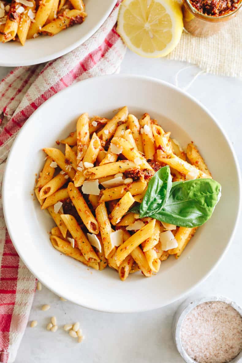 penne pasta with pesto rosso